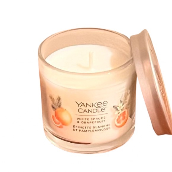 NWT- Yankee Candle White Spruce & Grapefruit Small Tumbler Scented Candle - Picture 6 of 6